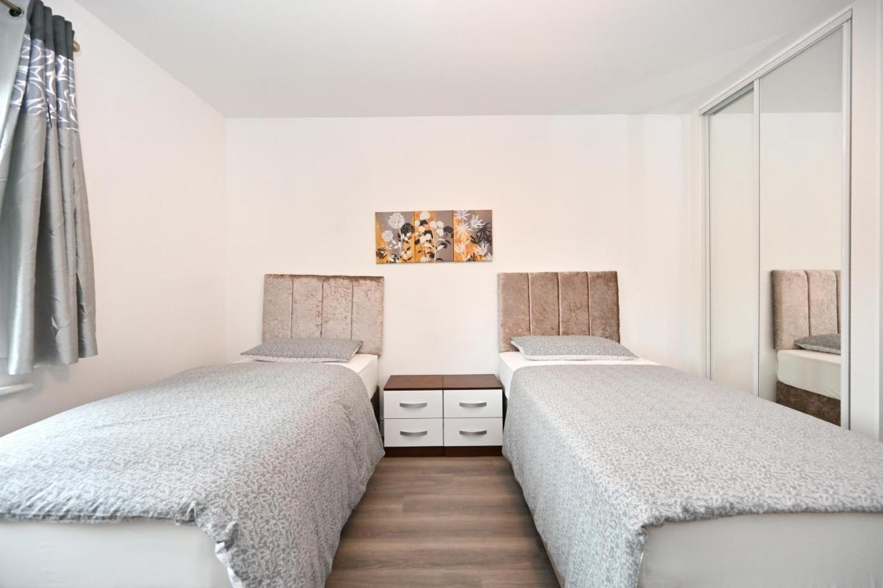 Luxury 2Bedroom - 2Bath - Prime Location - Patio Harrow on the Hill Esterno foto